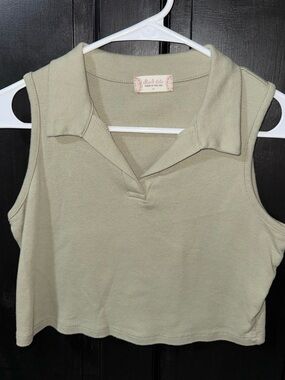 Altar'd State Women’s Sage Sleeveless Collared Crop Top